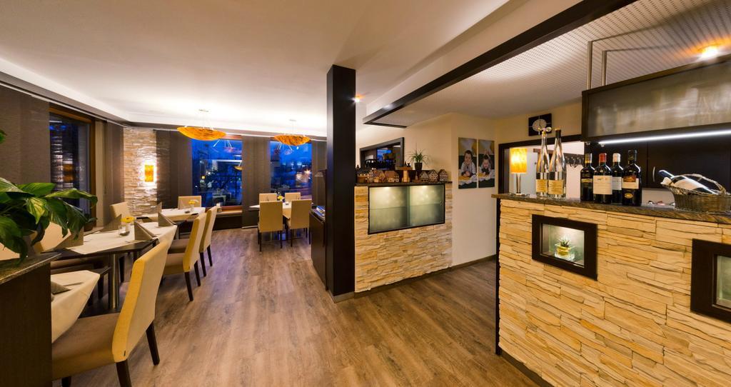 Hotel - Restaurant Sonneneck Dornstetten Екстериор снимка